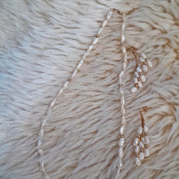 So Graceful! Vintage Cultured Rice Pearl Necklace & Drop Earrings -  14K I.P.S. - Picture 2 of 4